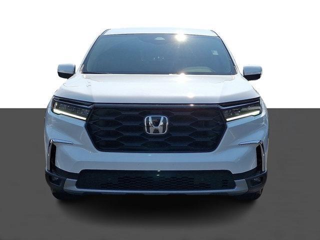 Photo of 2025 Platinum White Pearl Honda Pilot