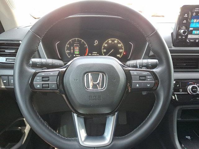 Photo of 2025 Platinum White Pearl Honda Pilot