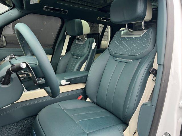 Photo of 2025 Ostuni Pearl White Land Rover Range Rover