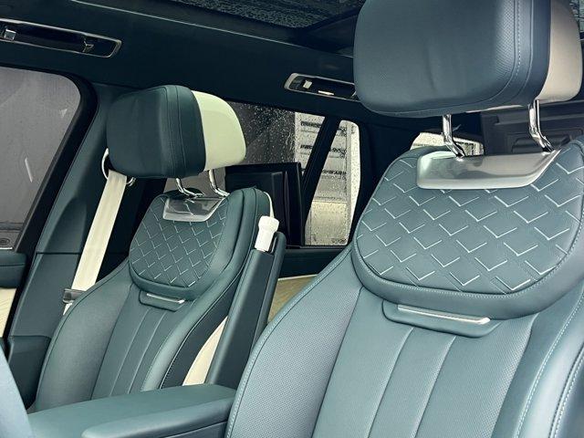 Photo of 2025 Ostuni Pearl White Land Rover Range Rover