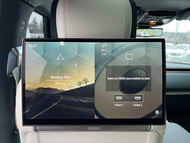 Photo of 2025 Ostuni Pearl White Land Rover Range Rover