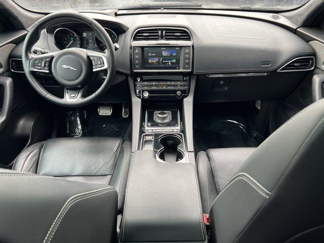 Photo of 2017 Ebony Black Jaguar F-PACE