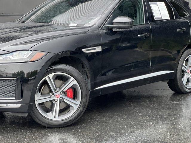 Photo of 2017 Ebony Black Jaguar F-PACE