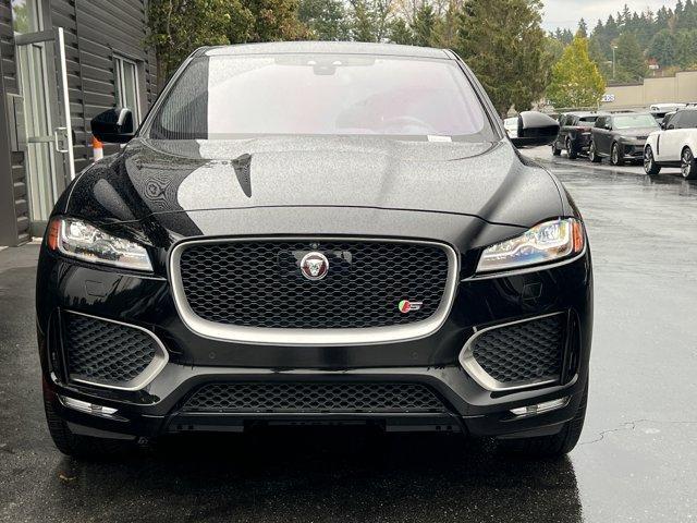 Photo of 2017 Ebony Black Jaguar F-PACE