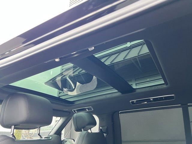 Photo of 2025 Santorini Black Land Rover Range Rover