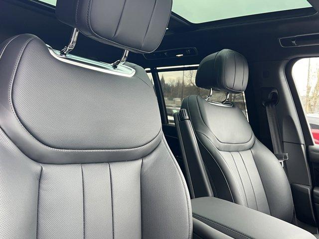 Photo of 2025 Santorini Black Land Rover Range Rover