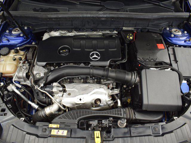 Photo of 2021 Galaxy Blue Metallic Mercedes-Benz GLB 250