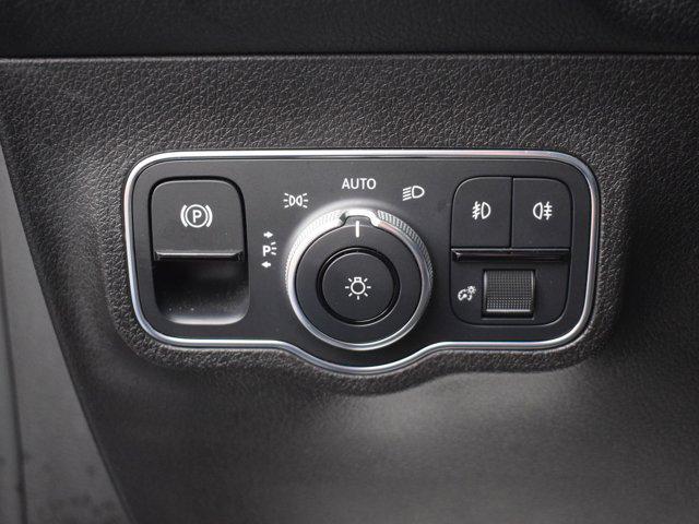 Photo of 2021 Galaxy Blue Metallic Mercedes-Benz GLB 250