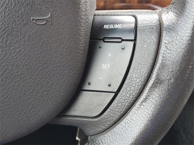 Photo of 2005 Black Clearcoat Mercury Grand Marquis