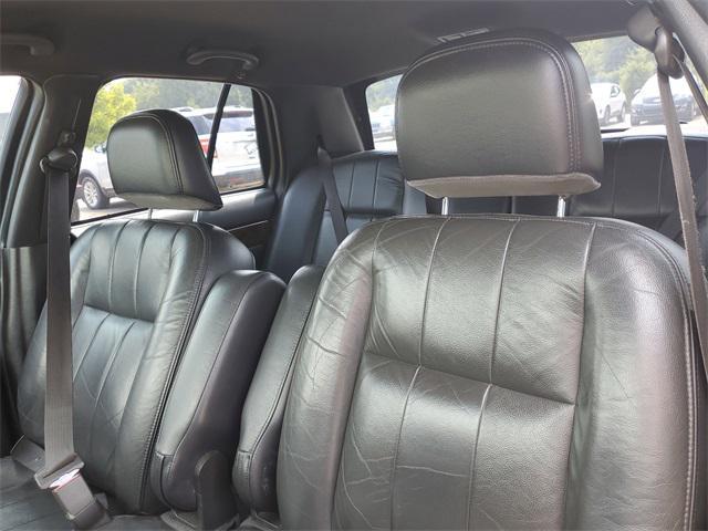 Photo of 2005 Black Clearcoat Mercury Grand Marquis