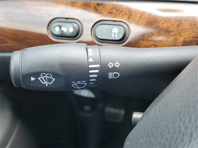 Photo of 2005 Black Clearcoat Mercury Grand Marquis