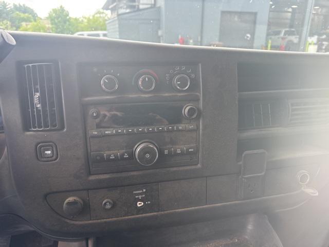 Photo of 2017 Summit White GMC Savana 2500