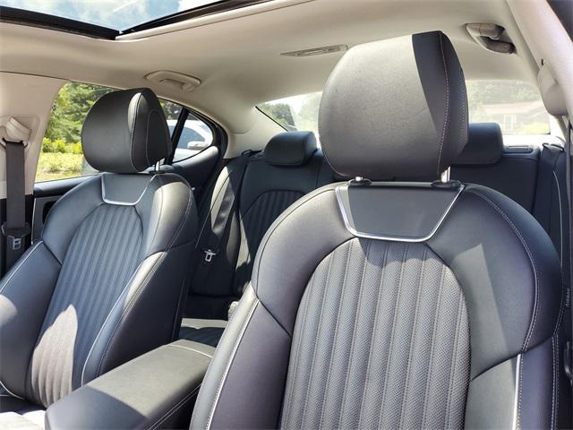 Photo of 2021 Vik Black Genesis G70