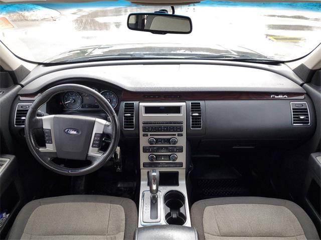 Photo of 2010 Tuxedo Black Ford Flex
