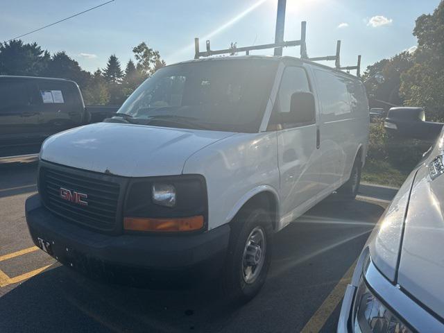 Photo of 2008 Summit White GMC Savana 3500
