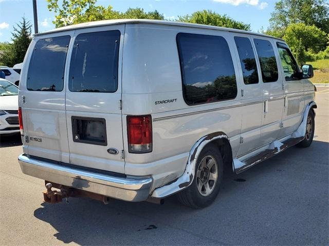 Photo of 2006 Silver Clearcoat Metallic Ford E150
