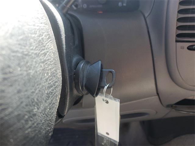 Photo of 1997 Pacific Green Clearcoat Metallic Ford F-150