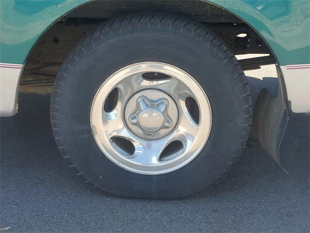 Photo of 1997 Pacific Green Clearcoat Metallic Ford F-150