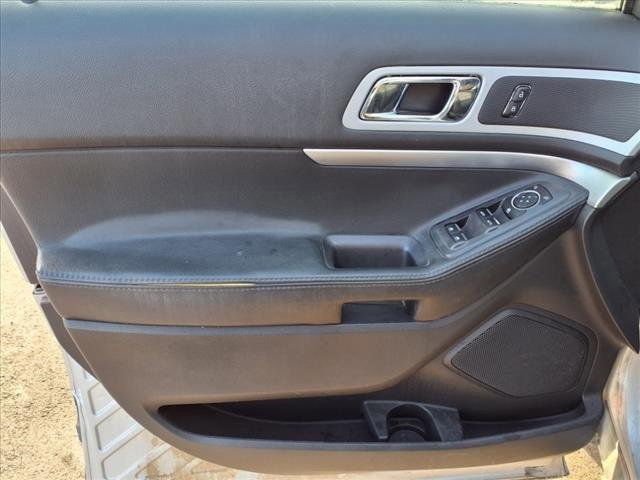 Photo of 2013 Ingot Silver Metallic Ford Explorer