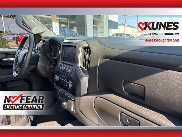 Photo of 2022 Black Chevrolet Silverado 1500