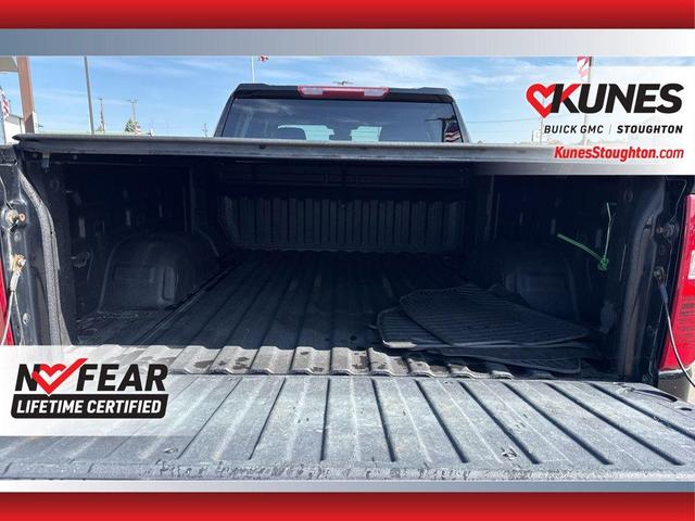Photo of 2022 Black Chevrolet Silverado 1500