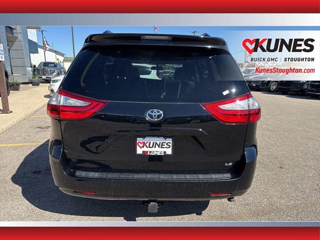 Photo of 2016 Midnight Black Metallic Toyota Sienna