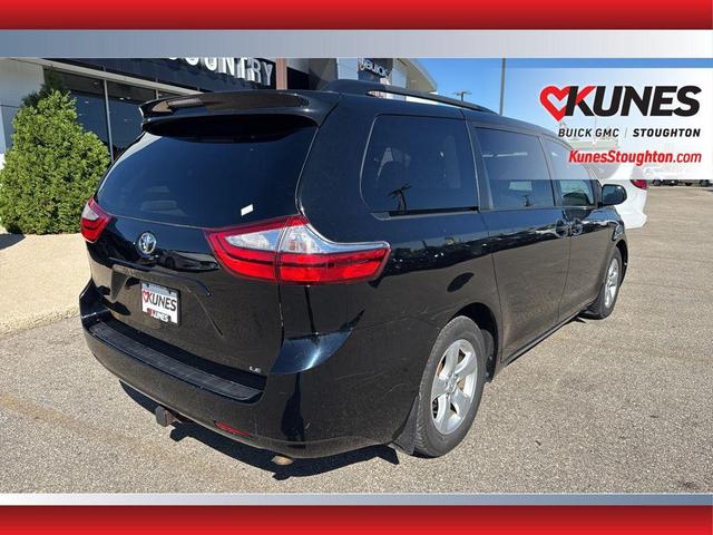 Photo of 2016 Midnight Black Metallic Toyota Sienna