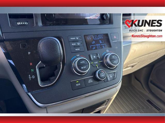 Photo of 2016 Midnight Black Metallic Toyota Sienna