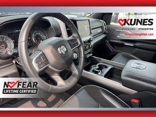Photo of 2024 Diamond Black Crystal Pearlcoat RAM 1500