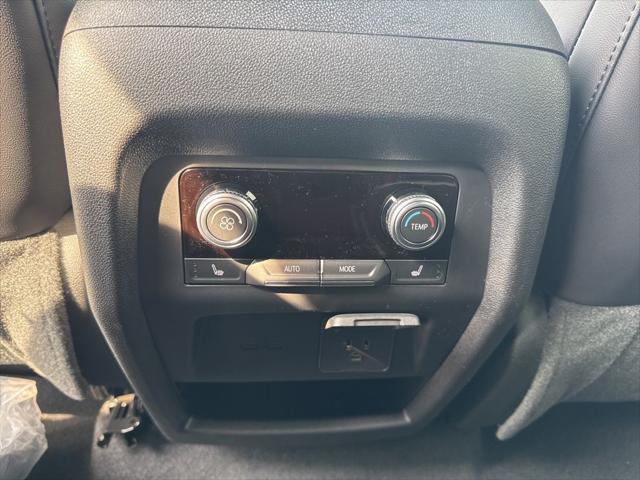 Photo of 2025 Summit White GMC Acadia