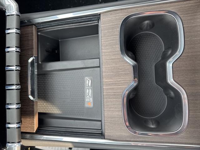 Photo of 2025 Summit White GMC Acadia
