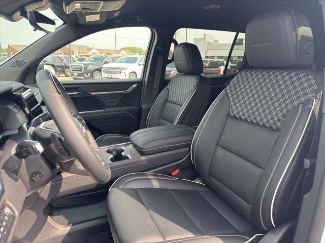 Photo of 2025 Summit White GMC Acadia