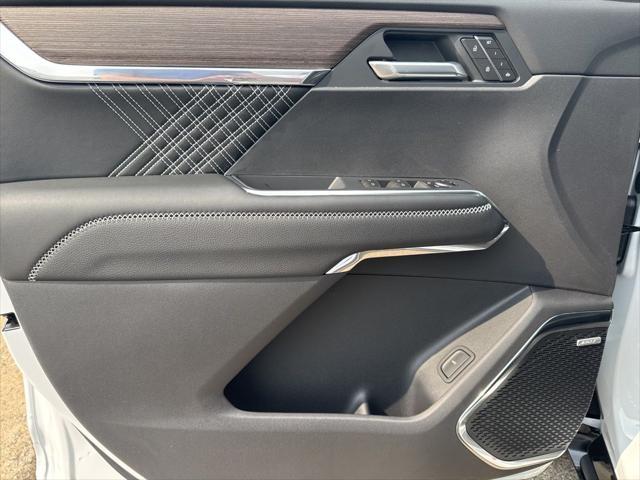 Photo of 2025 Summit White GMC Acadia