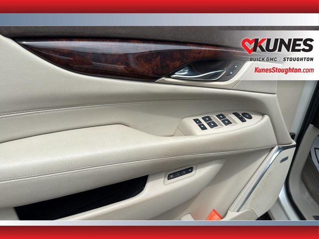 Photo of 2015 White Diamond Tricoat Cadillac Escalade