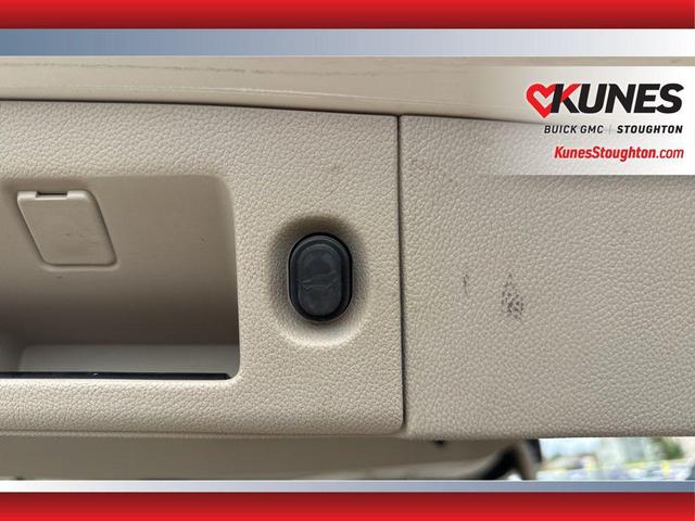 Photo of 2015 White Diamond Tricoat Cadillac Escalade