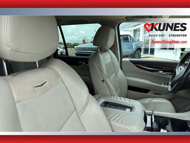 Photo of 2015 White Diamond Tricoat Cadillac Escalade