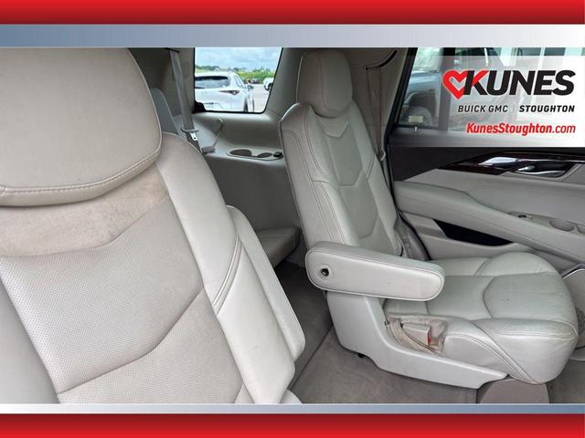 Photo of 2015 White Diamond Tricoat Cadillac Escalade