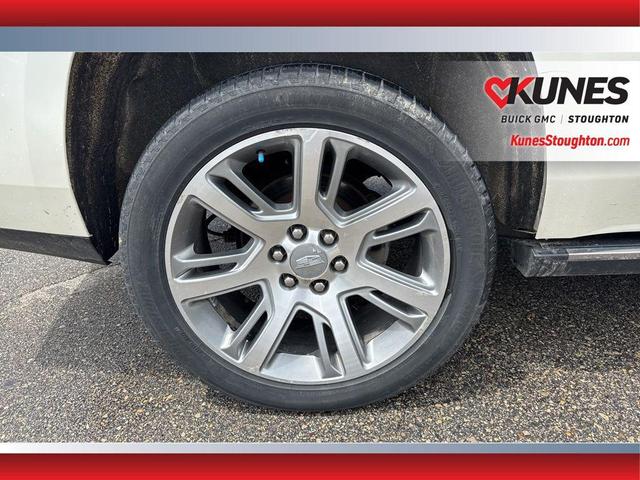 Photo of 2015 White Diamond Tricoat Cadillac Escalade