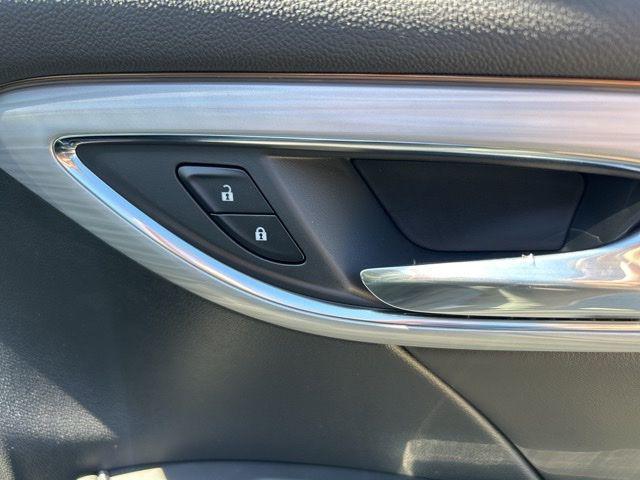 Photo of 2025 Ebony Twilight Metallic Buick Envision