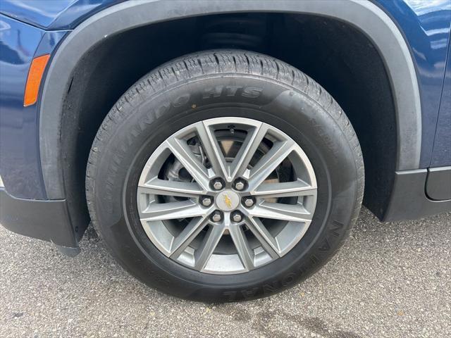 Photo of 2023 Northsky Blue Metallic Chevrolet Traverse