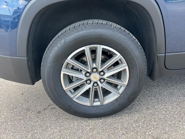 Photo of 2023 Northsky Blue Metallic Chevrolet Traverse