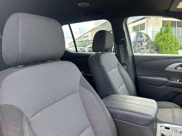 Photo of 2023 Northsky Blue Metallic Chevrolet Traverse