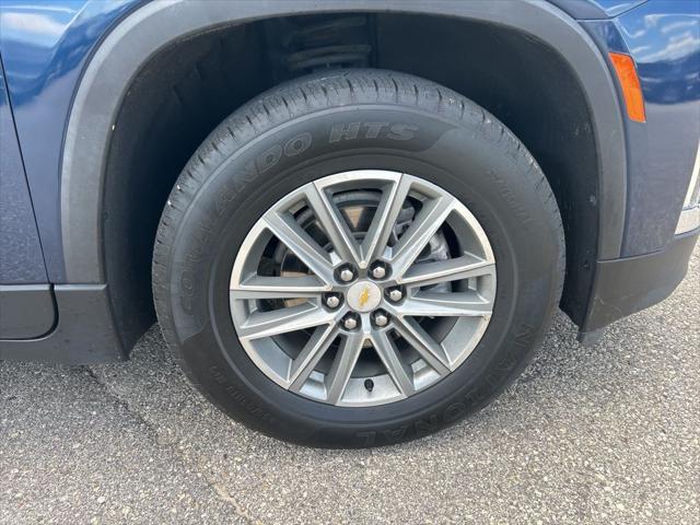 Photo of 2023 Northsky Blue Metallic Chevrolet Traverse