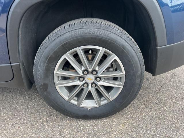 Photo of 2023 Northsky Blue Metallic Chevrolet Traverse