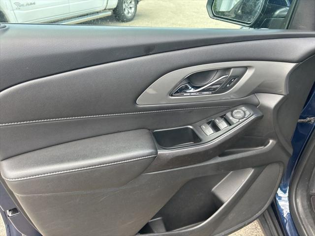 Photo of 2023 Northsky Blue Metallic Chevrolet Traverse