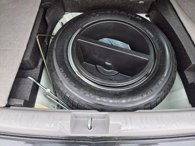 Photo of 2004 Aspen White / Textured Gray Subaru Forester