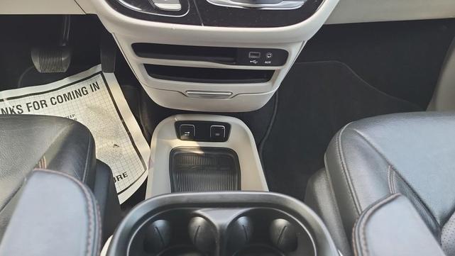 Photo of 2019 Magnetic Grey Metallic Chrysler Pacifica
