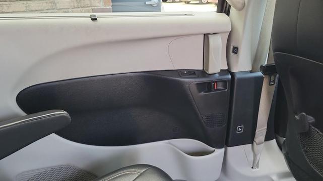 Photo of 2019 Magnetic Grey Metallic Chrysler Pacifica