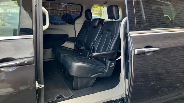 Photo of 2019 Magnetic Grey Metallic Chrysler Pacifica
