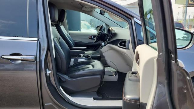 Photo of 2019 Magnetic Grey Metallic Chrysler Pacifica
